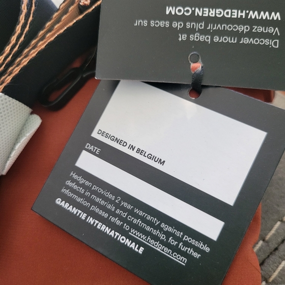 NEW HEDGREN orbit flat crossbody in cherry mahogany - Picture 4 of 12